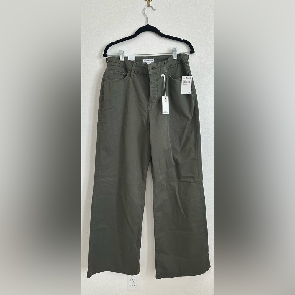 Good American Relaxed Fit Pants in Olive
